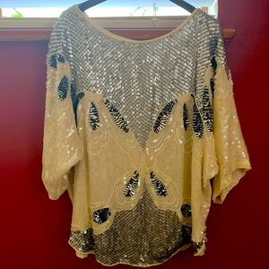 Judith Ann Plus Vintage Shell Top Butterly Beeeded Design.